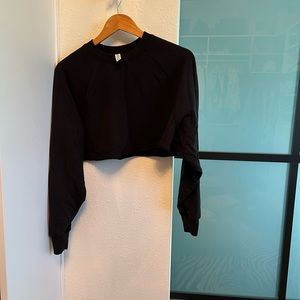 ALO black cropped crew neck sweater.  Size XS